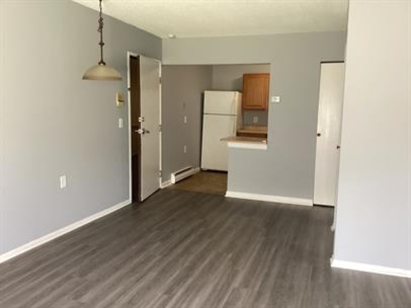 208 2nd st, yale, Michigan 48097, 1 Bedroom Bedrooms, ,1 BathroomBathrooms,Apartment,walnut village of yale ,208 2nd st ,2,1911