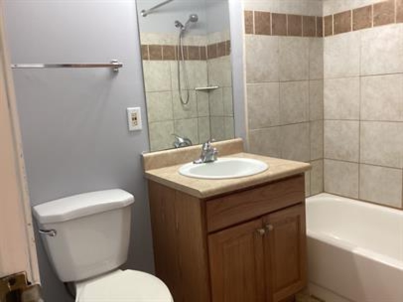 209 2nd st, yale, Michigan 48097, 1 Bedroom Bedrooms, ,1 BathroomBathrooms,Apartment,walnut village of yale ,209 2nd st ,2,1912