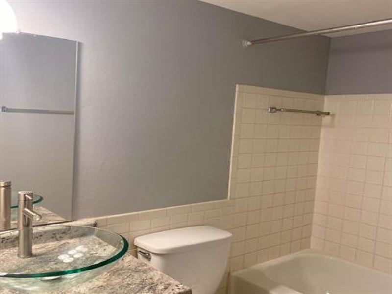 135 North River Road - A303 Mount Clemens, MI 4804, Mount Clemens, Michigan 48043, 1 Bedroom Bedrooms, ,1 BathroomBathrooms,Apartment,RIVER NORTH VILLAGE,135 North River Road - A303 Mount Clemens, MI 4804,1,2001