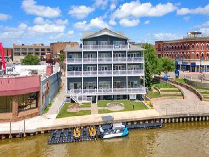 512 Quay Street - 2, Port Huron, Michigan 48060, 1 Bedroom Bedrooms, ,1 BathroomBathrooms,Apartment,Lofts on Quay,512 Quay Street - 2,2005