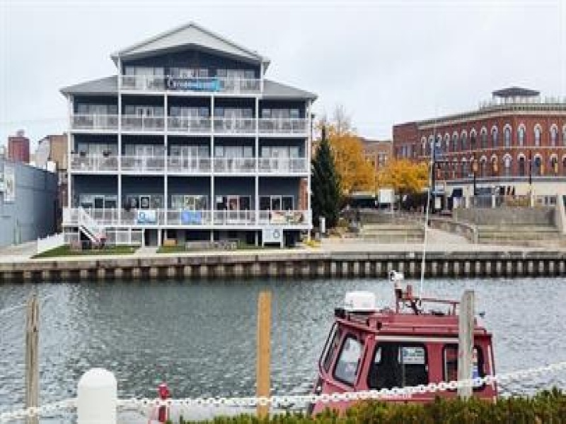 Lofts on Quay, Port Huron, Michigan 48060, ,1 BathroomBathrooms,Apartment,Boat Dock 3,Lofts on Quay,2096