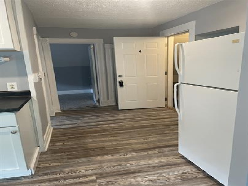 2121 7th Street, Port Huron, Michigan 48060, 1 Bedroom Bedrooms, ,1 BathroomBathrooms,Apartment,3,2121 7th Street,2146