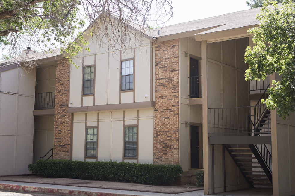 1 Courtney Place, Big Spring, Texas 79720, 2 Bedrooms Bedrooms, ,2 BathroomsBathrooms,Apartment,114,1 Courtney Place,2168