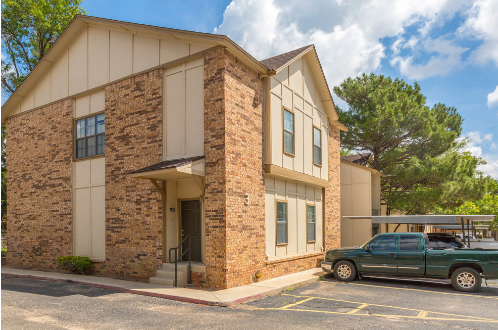 1 Courtney Place, Big Spring, Texas 79720, 2 Bedrooms Bedrooms, ,2.5 BathroomsBathrooms,Apartment,302,1 Courtney Place,2327