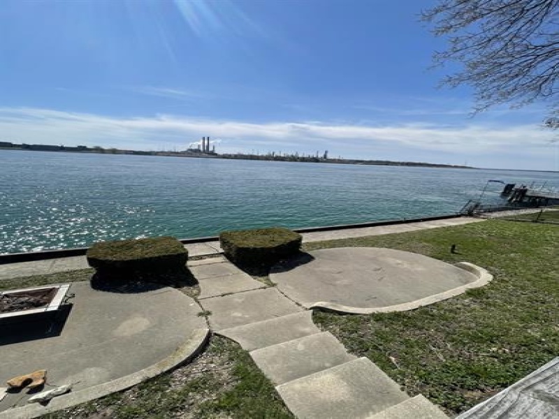 3392 Military Street, Port Huron, Michigan 48060, 1 Bedroom Bedrooms, ,1 BathroomBathrooms,Apartment,7,3392 Military Street,2363