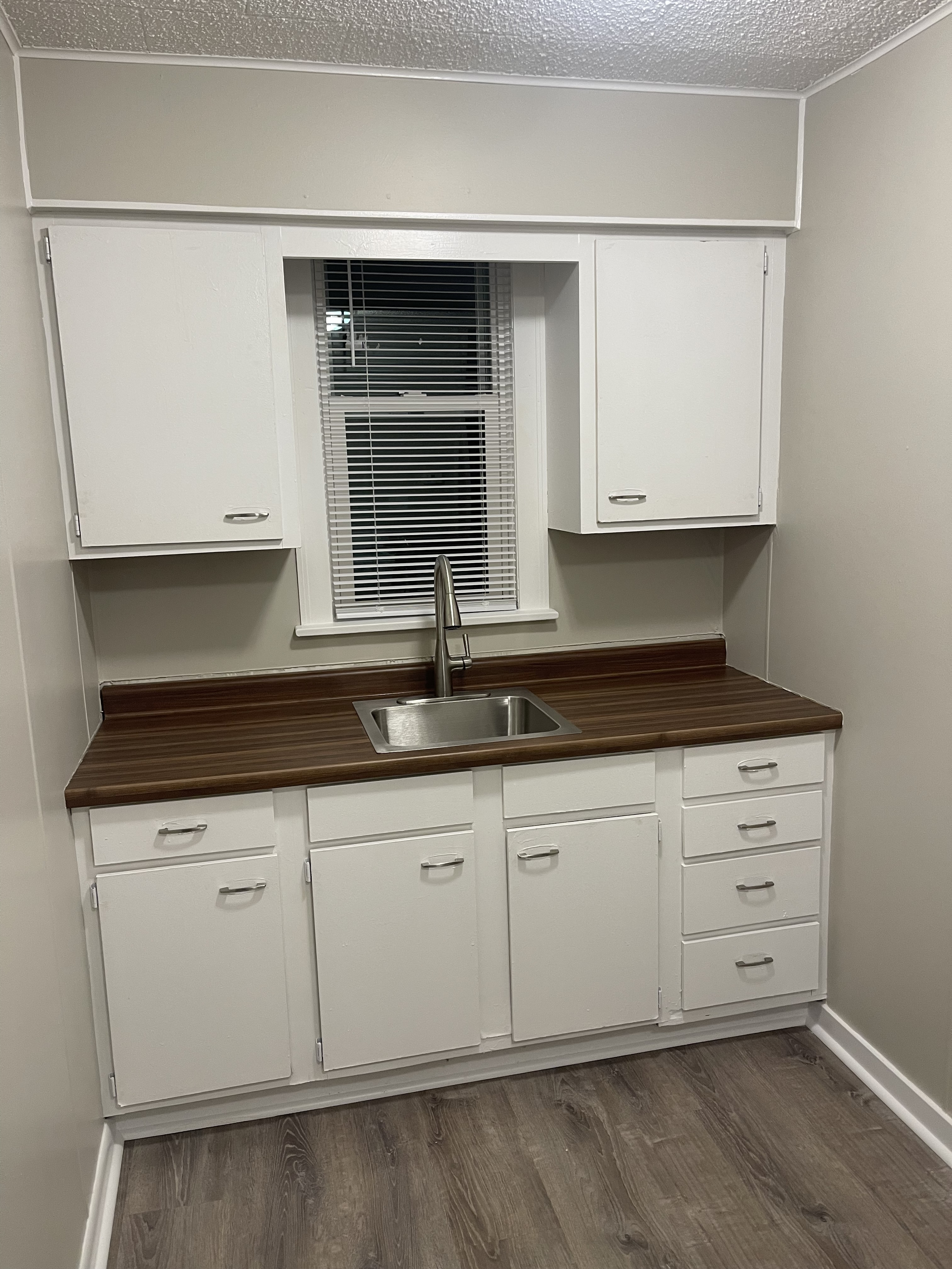 2558 Black River St., Deckerville, Michigan 48427, 1 Bedroom Bedrooms, ,1 BathroomBathrooms,Apartment,2558 Black River St. ,2364