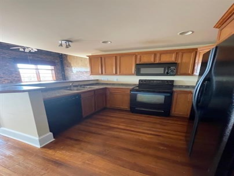 231 Huron Avenue #F, 3rd Floor NW 231F, Port Huron, Michigan 48060, 1 Bedroom Bedrooms, ,1 BathroomBathrooms,Apartment,231-F,231 Huron Avenue #F, 3rd Floor NW 231F,2372