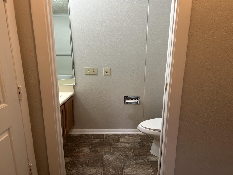 1 Courtney Place, Big Spring, Texas 79720, 2 Bedrooms Bedrooms, ,2 BathroomsBathrooms,Apartment,111,1 Courtney Place,2374