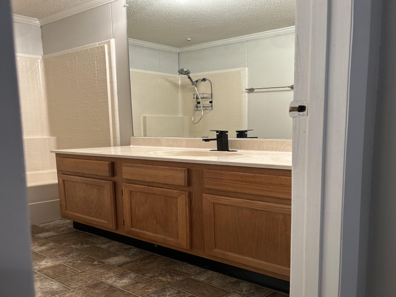 1 Courtney Place, Big Spring, Texas 79720, 2 Bedrooms Bedrooms, ,2 BathroomsBathrooms,Apartment,111,1 Courtney Place,2374