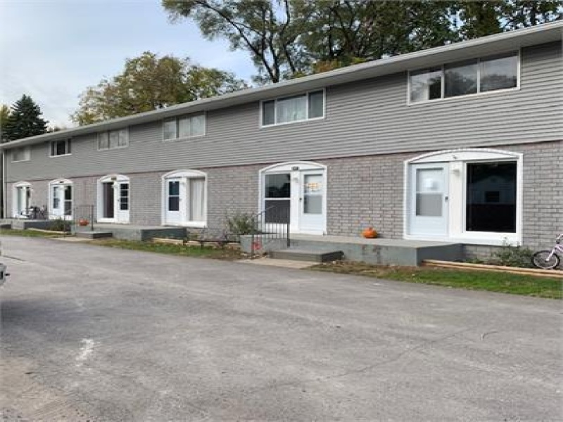 Meadowdale St, Clinton Twp, Michigan 48038, 2 Bedrooms Bedrooms, ,1 BathroomBathrooms,Apartment,38446,Meadowdale St,2384