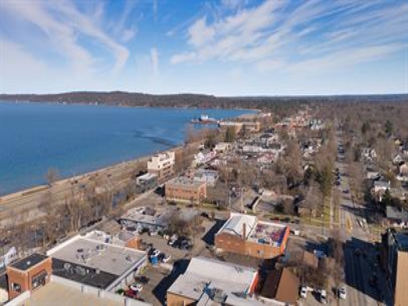 3840 Vale Drive, Traverse City, Michigan 49686, 2 Bedrooms Bedrooms, ,1.5 BathroomsBathrooms,Apartment,3840 ,3840 Vale Drive,2399