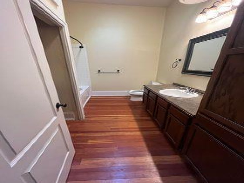 219-B Huron Avenue, Port Huron, Michigan 48060, 2 Bedrooms Bedrooms, ,1.5 BathroomsBathrooms,Apartment,219-B/ Loft 1,219-B Huron Avenue,2407