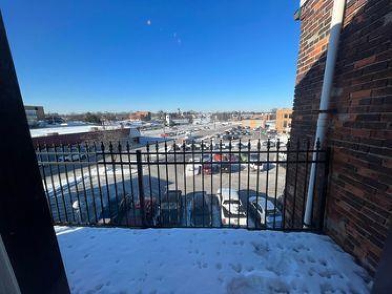 219-B Huron Avenue, Port Huron, Michigan 48060, 2 Bedrooms Bedrooms, ,1.5 BathroomsBathrooms,Apartment,219-B/ Loft 1,219-B Huron Avenue,2407