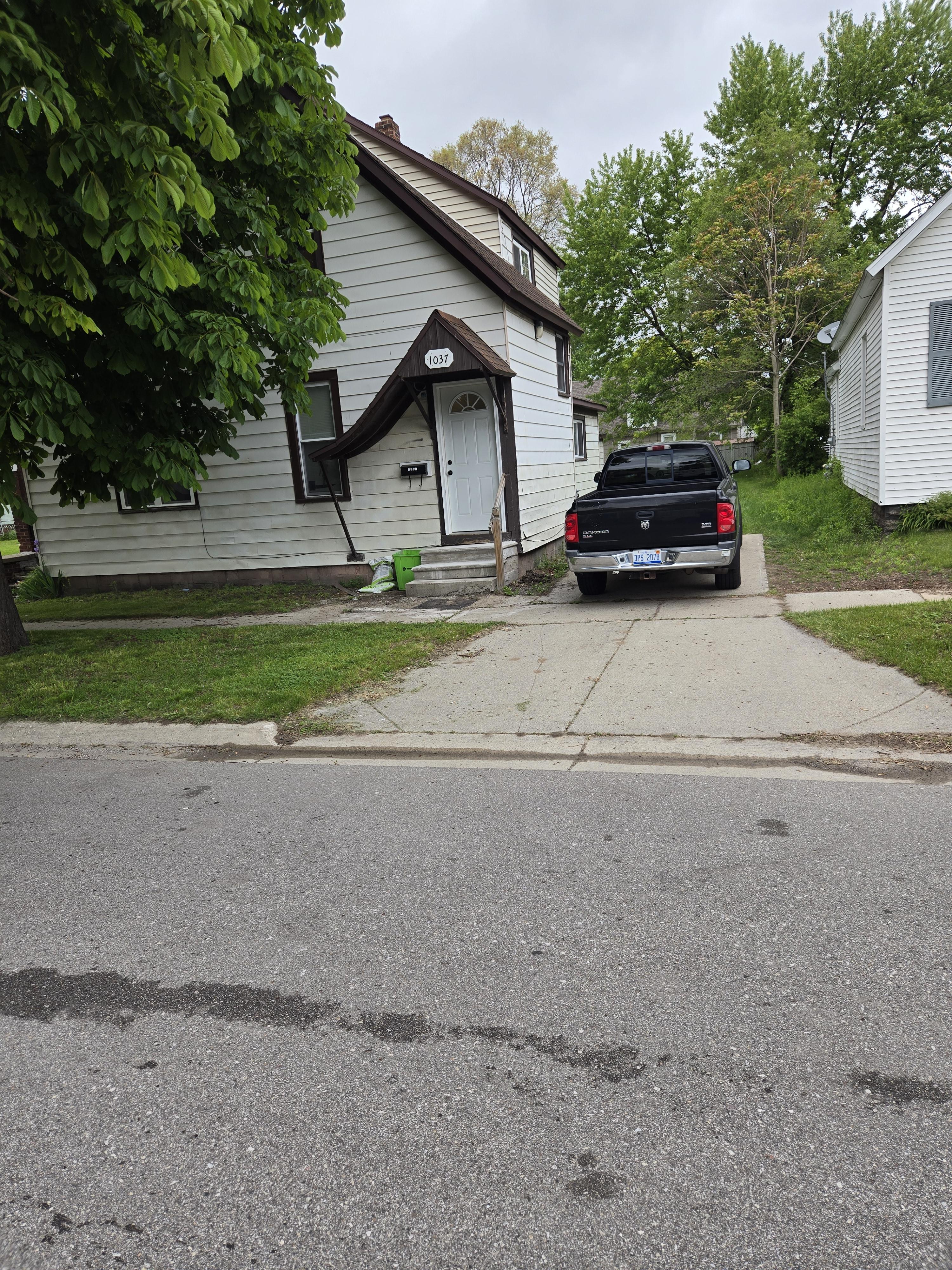 1037 Minnie St., Port Huron, Michigan 48060, 2 Bedrooms Bedrooms, ,1 BathroomBathrooms,Apartment,1037 Minnie St.,2414