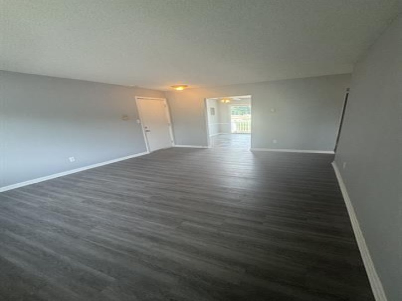 515-541 E St. Clair Street, Marine City, Michigan 48039, 2 Bedrooms Bedrooms, ,1 BathroomBathrooms,Apartment,537,515-541 E St. Clair Street,2431