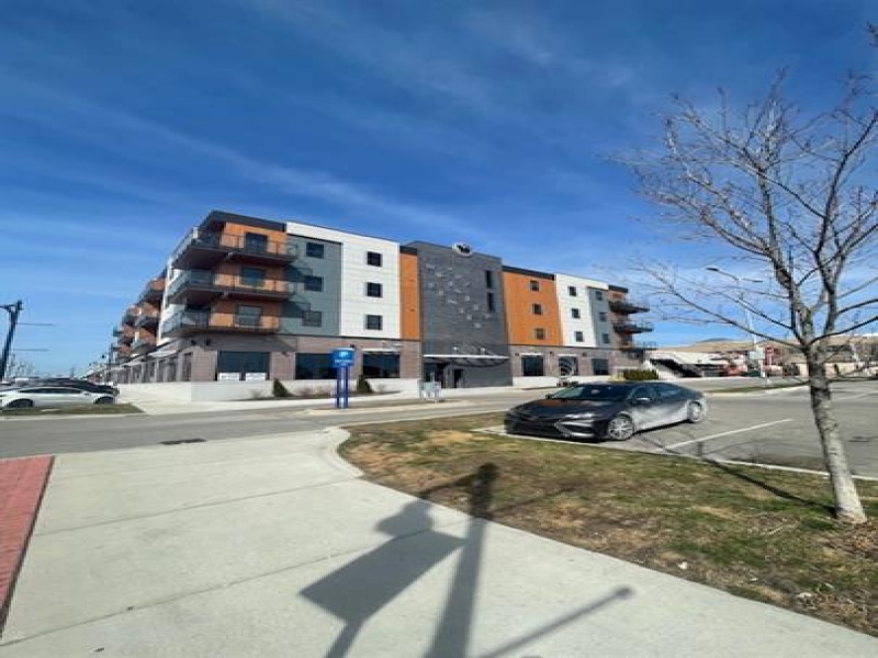 318 Grand River Avenue, Port Huron, Michigan 48060, 2 Bedrooms Bedrooms, ,2 BathroomsBathrooms,Apartment,401,318 Grand River Avenue ,2435