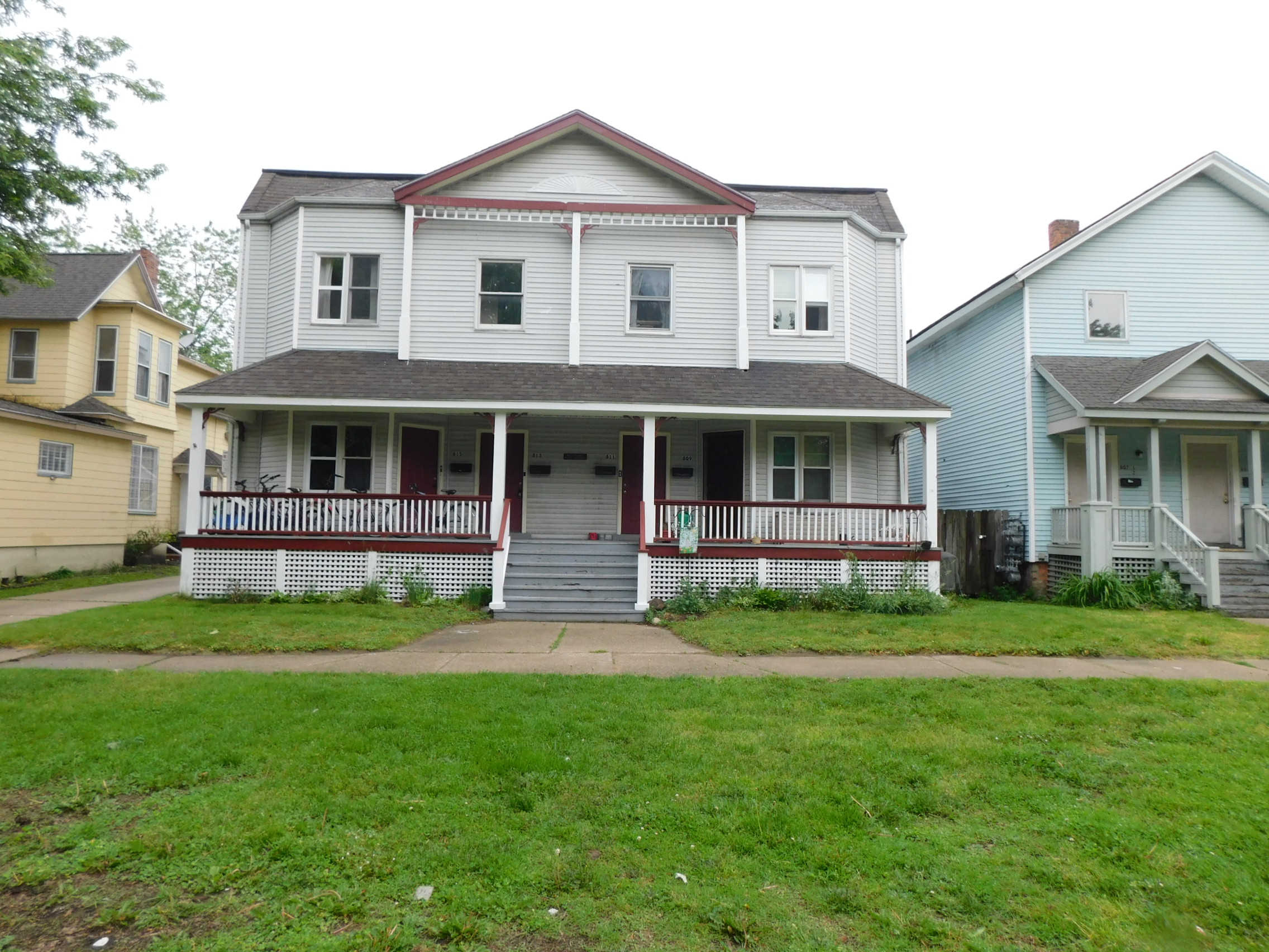 813 Court St, Port Huron, Michigan 48060, 2 Bedrooms Bedrooms, ,1 BathroomBathrooms,Apartment,813 Court St,2436