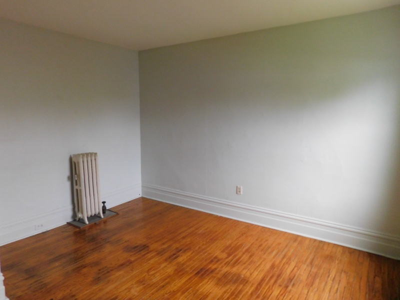 813 Court St, Port Huron, Michigan 48060, 2 Bedrooms Bedrooms, ,1 BathroomBathrooms,Apartment,813 Court St,2436