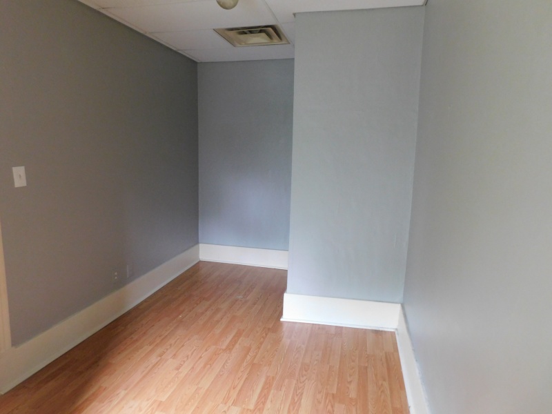 813 Court St, Port Huron, Michigan 48060, 2 Bedrooms Bedrooms, ,1 BathroomBathrooms,Apartment,813 Court St,2436