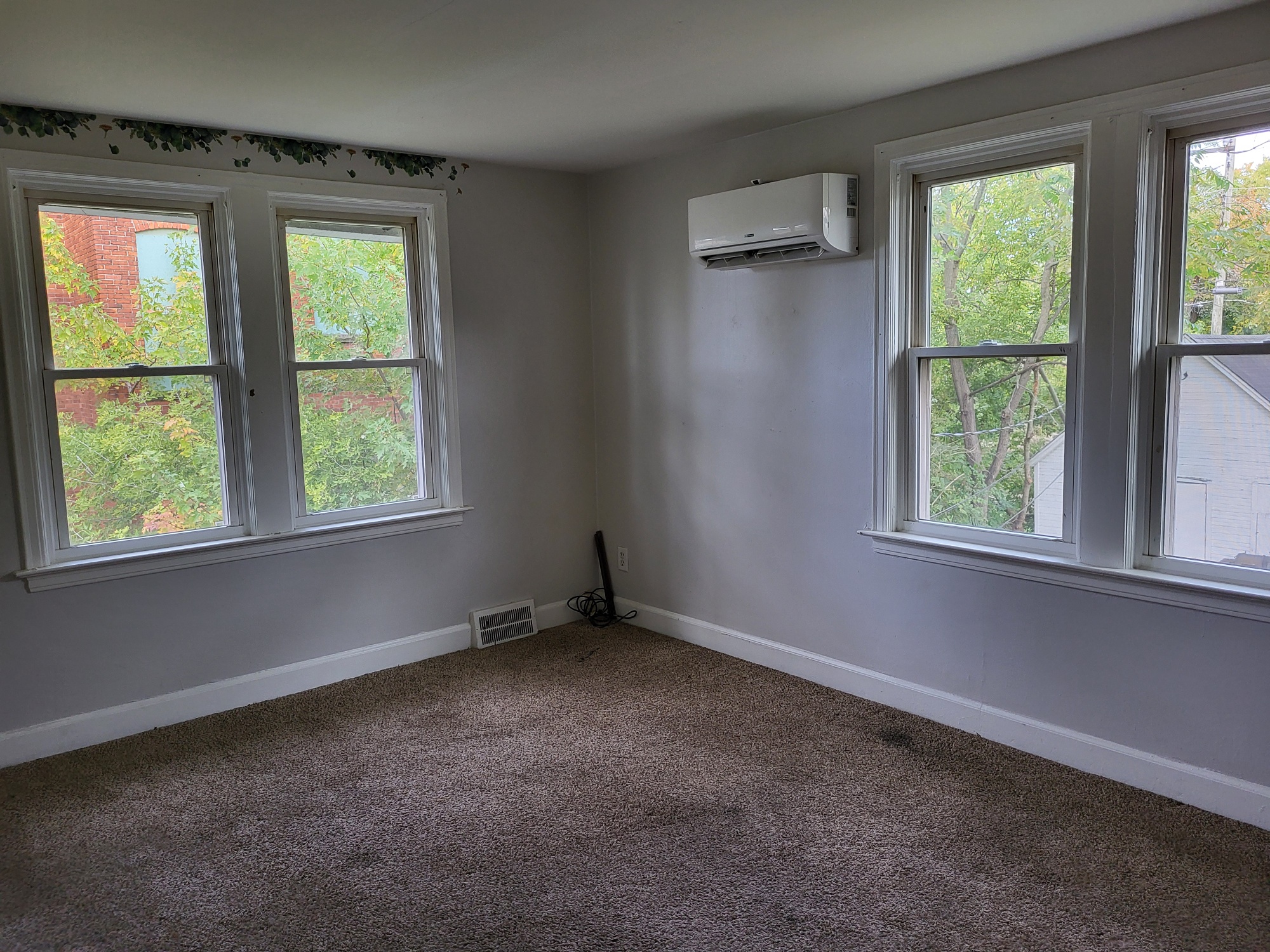 1007 Stanton Street, Port Huron, Michigan 48060, 2 Bedrooms Bedrooms, ,1 BathroomBathrooms,Apartment,1007 Stanton Street,2465