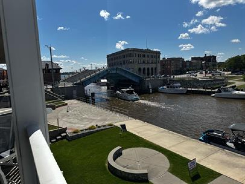 Quay Street, Port Huron, Michigan 48060, 1 Bedroom Bedrooms, 0 ,1 BathroomBathrooms,Apartment,508 - 3,Quay Street,0,2649