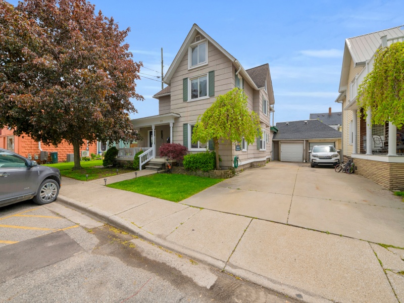 121 Washington Street, Marine City, Michigan 48039, 2 Bedrooms Bedrooms, 0 ,1 BathroomBathrooms,House,1,121 Washington Street,0,2681