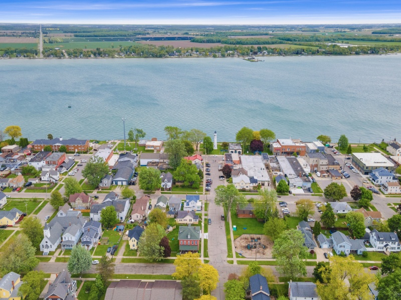 258 South Water Street, Marine City, Michigan 48039, 3 Bedrooms Bedrooms, 0 ,1 BathroomBathrooms,Apartment,2 (Upper),258 South Water Street,0,2683