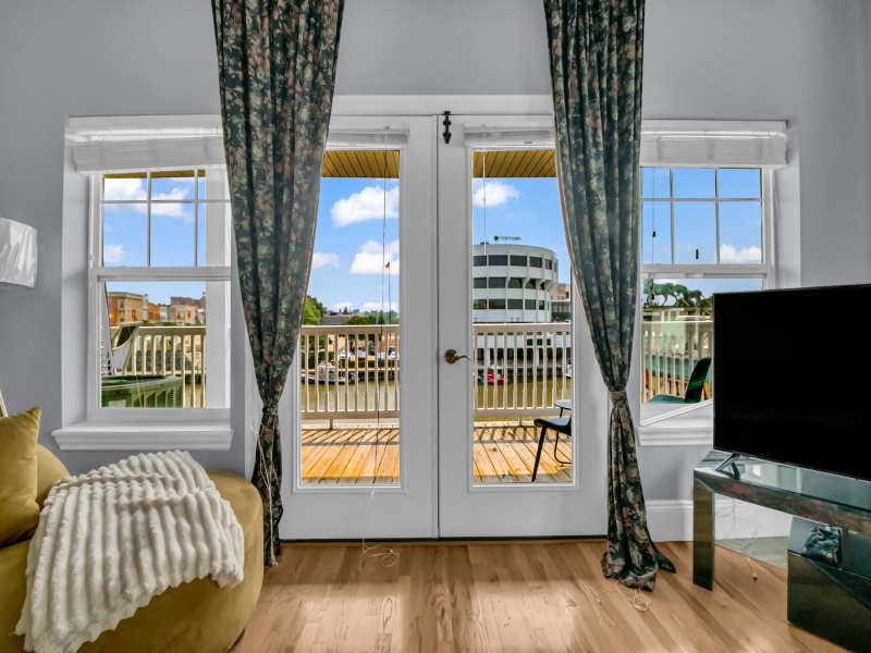 512 Quay Street, Port Huron, Michigan 48060, 0 , 0 ,1 BathroomBathrooms,Apartment,512 - 2 ,512 Quay Street,0,2685