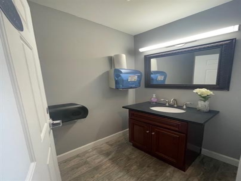 208 Huron Avenue, Port Huron, Michigan 48060, 2 Bedrooms Bedrooms, 0 ,2 BathroomsBathrooms,Apartment,210-2C,208 Huron Avenue,0,2705