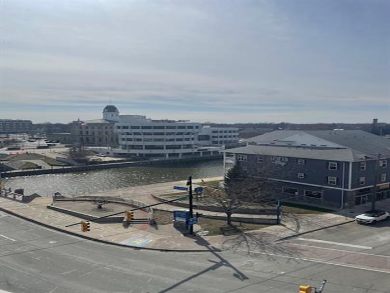 208 Huron Avenue, Port Huron, Michigan 48060, 2 Bedrooms Bedrooms, 0 ,2 BathroomsBathrooms,Apartment,210-2C,208 Huron Avenue,0,2705