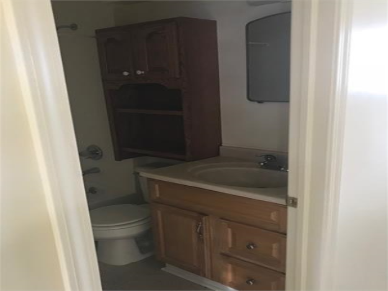 909 Stone Street, Port Huron, Michigan 48060, 3 Bedrooms Bedrooms, 0 ,1 BathroomBathrooms,Apartment,1,909 Stone Street,0,2748