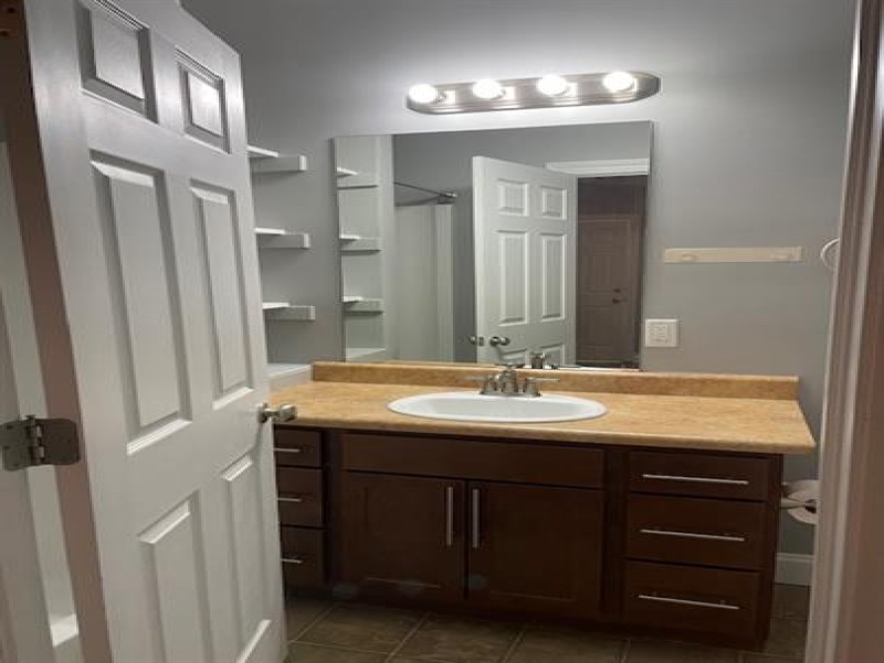 315 Huron Avenue, Port Huron, Michigan 48060, 1 Bedroom Bedrooms, 0 ,1 BathroomBathrooms,Apartment,A1,315 Huron Avenue ,0,2765