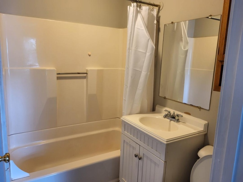 1220 gillett, Port Huron, Michigan 48060, 2 Bedrooms Bedrooms, 0 ,1 BathroomBathrooms,Apartment,1220 gillett,0,2773