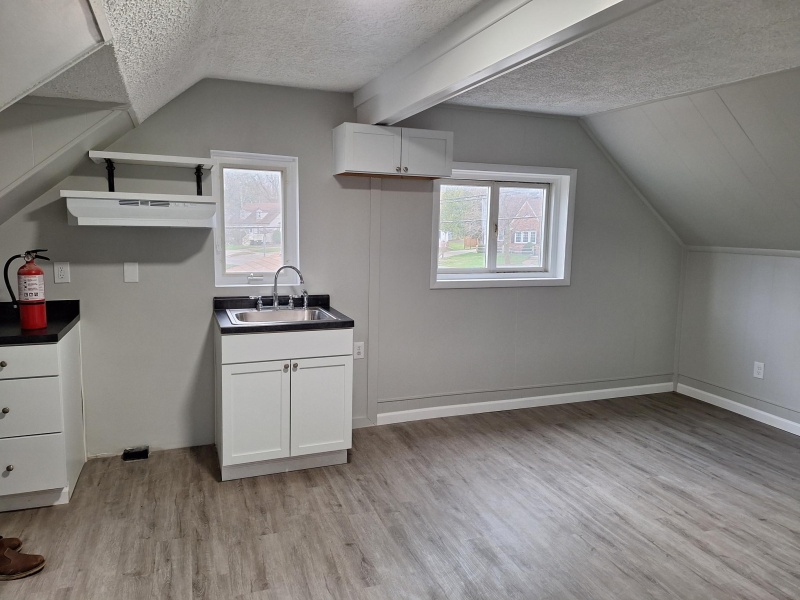 211 Brockway rd, yale, Michigan 48097, 1 Bedroom Bedrooms, 0 ,1 BathroomBathrooms,Apartment,211 Brockway rd,2,2782