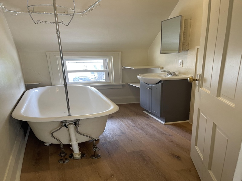 132 Taylor Street, Port Huron, Michigan 48060, 2 Bedrooms Bedrooms, 0 ,1 BathroomBathrooms,Apartment,132 Taylor Street,2,2794