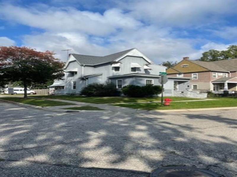 2121 7th Street, Port Huron, Michigan 48060, 1 Bedroom Bedrooms, 0 ,1 BathroomBathrooms,Apartment,3,2121 7th Street,0,2802