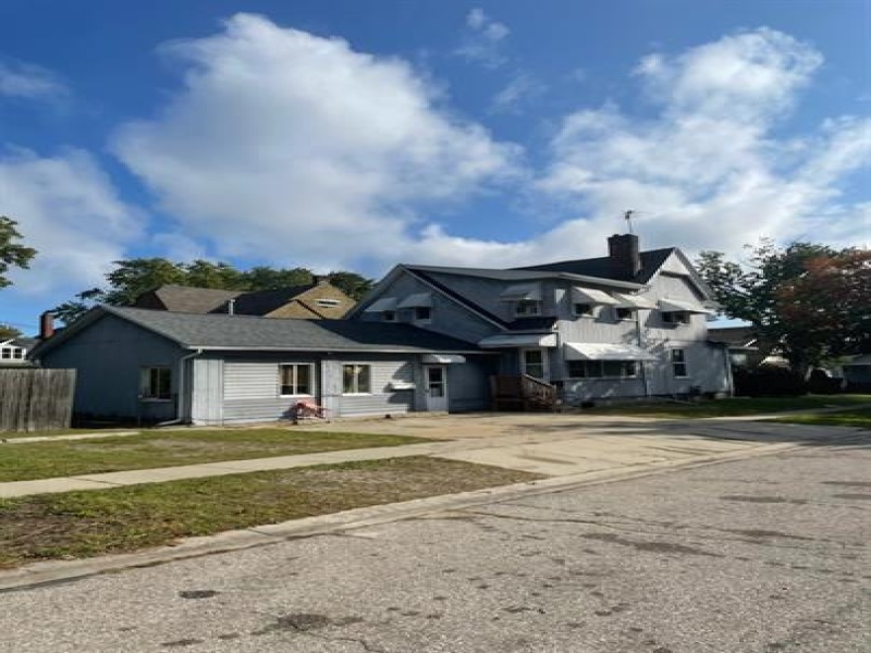 2121 7th Street, Port Huron, Michigan 48060, 1 Bedroom Bedrooms, 0 ,1 BathroomBathrooms,Apartment,3,2121 7th Street,0,2802