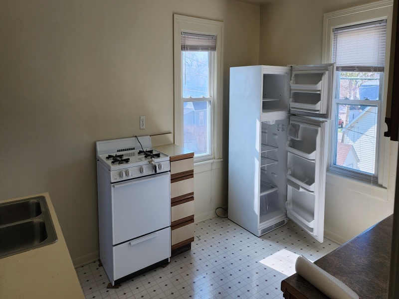 213 12th Street, Port Huron, Michigan 48060, 2 Bedroom Bedrooms, 0 ,1 BathroomBathrooms,Apartment,213 12th Street,2,2826