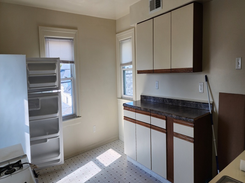 213 12th Street, Port Huron, Michigan 48060, 2 Bedroom Bedrooms, 0 ,1 BathroomBathrooms,Apartment,213 12th Street,2,2826