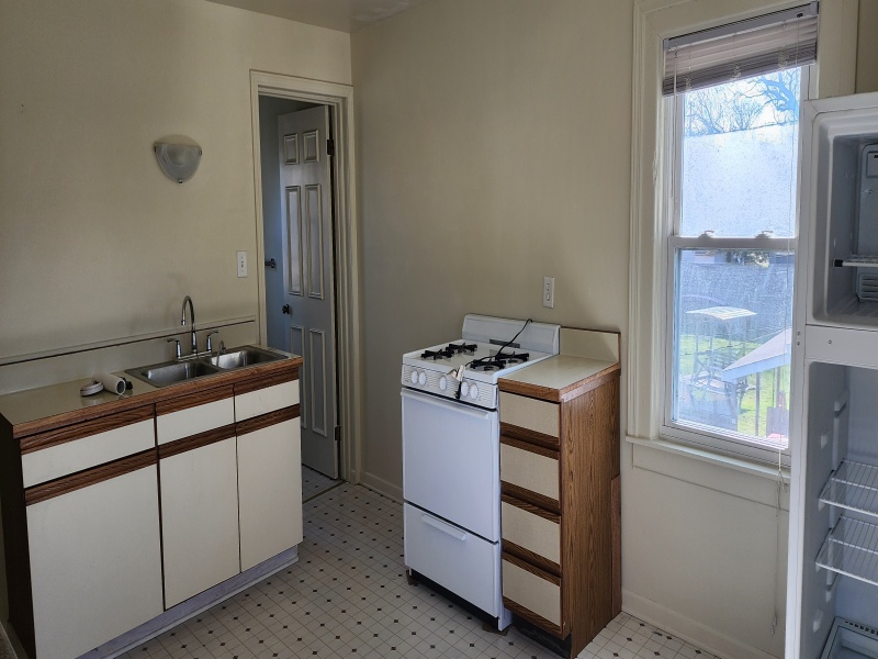 213 12th Street, Port Huron, Michigan 48060, 2 Bedroom Bedrooms, 0 ,1 BathroomBathrooms,Apartment,213 12th Street,2,2826