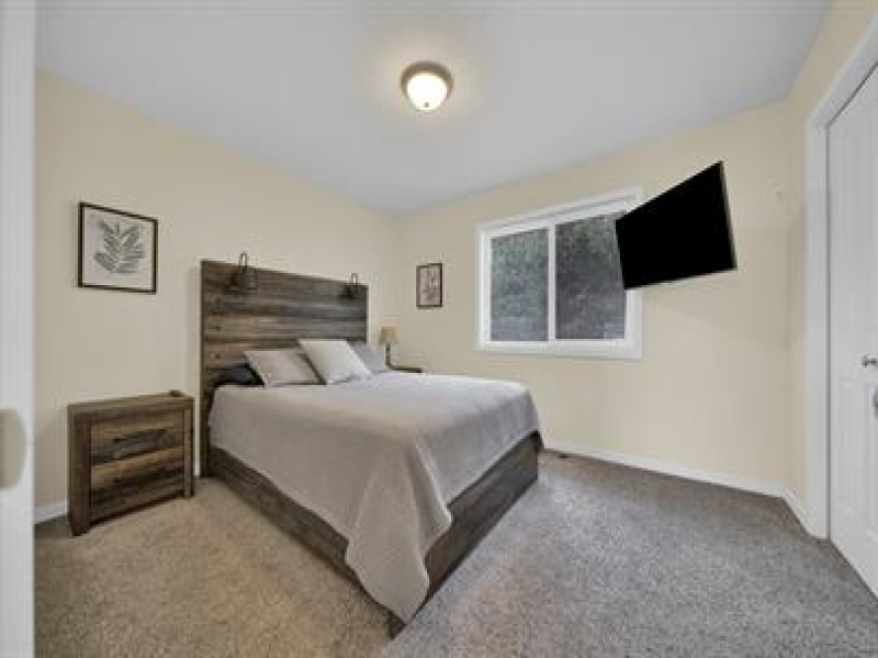 3840 Vale Drive, Traverse City, Michigan 49686, 2 Bedrooms Bedrooms, 0 ,1.5 BathroomsBathrooms,House,3840 ,3840 Vale Drive,0,2881