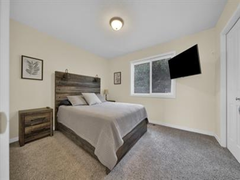 3844 Vale Drive, Traverse City, Michigan 49686, 2 Bedrooms Bedrooms, 0 ,1.5 BathroomsBathrooms,House,3844 ,3844 Vale Drive,0,2884