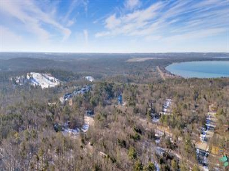 3844 Vale Drive, Traverse City, Michigan 49686, 2 Bedrooms Bedrooms, 0 ,1.5 BathroomsBathrooms,House,3844 ,3844 Vale Drive,0,2884