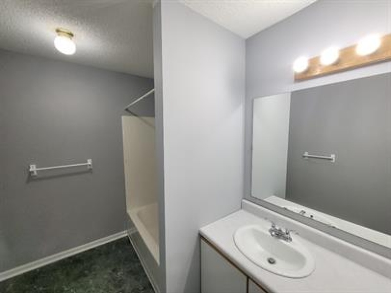 5586 Lapeer Road, Kimball, Michigan 48074, 1 Bedroom Bedrooms, 0 ,1 BathroomBathrooms,Apartment,C-7,5586 Lapeer Road,0,2890