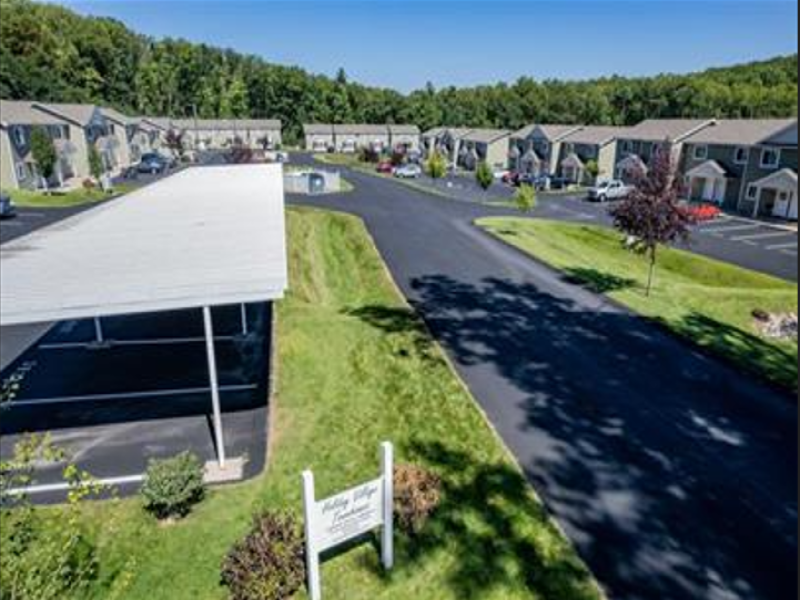 3900 Vale Drive, Traverse City, Michigan 49686, 2 Bedrooms Bedrooms, 0 ,1.5 BathroomsBathrooms,House,Holiday Village Townhomes,3900 Vale Drive,0,3128