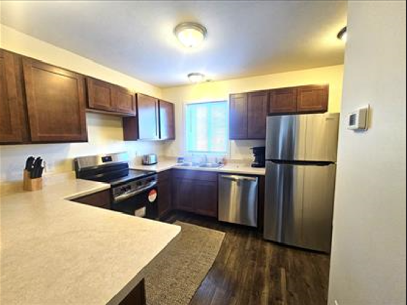 3900 Vale Drive, Traverse City, Michigan 49686, 2 Bedrooms Bedrooms, 0 ,1.5 BathroomsBathrooms,House,Holiday Village Townhomes,3900 Vale Drive,0,3128