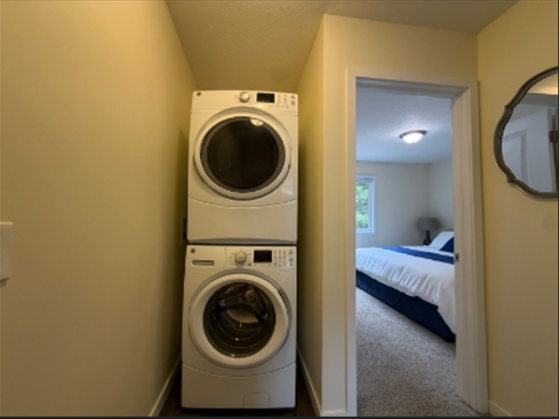 3900 Vale Drive, Traverse City, Michigan 49686, 2 Bedrooms Bedrooms, 0 ,1.5 BathroomsBathrooms,House,Holiday Village Townhomes,3900 Vale Drive,0,3128