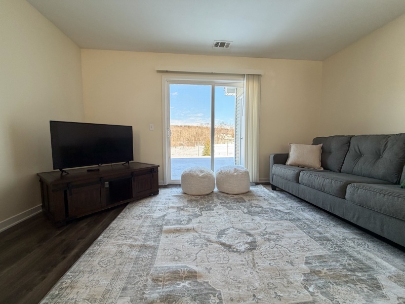 3901 Vale Drive, Traverse City, Michigan 49686, 2 Bedrooms Bedrooms, 0 ,1.5 BathroomsBathrooms,Apartment,Holiday Village Townhomes,3901 Vale Drive,0,3129