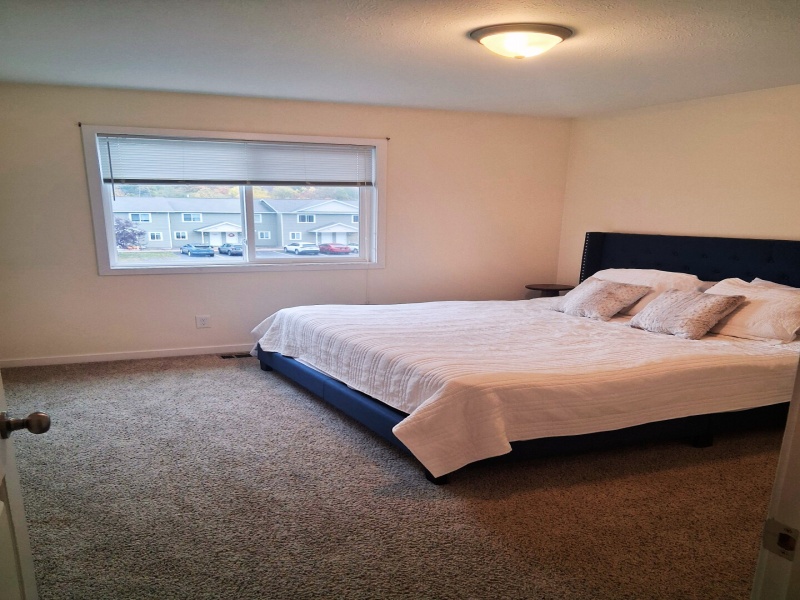 3901 Vale Drive, Traverse City, Michigan 49686, 2 Bedrooms Bedrooms, 0 ,1.5 BathroomsBathrooms,Apartment,Holiday Village Townhomes,3901 Vale Drive,0,3129
