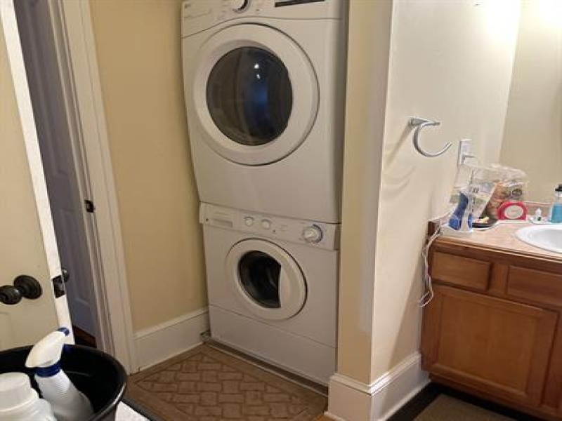 231 Huron Avenue #B, Port Huron, Michigan 48060, 1 Bedroom Bedrooms, 0 ,1 BathroomBathrooms,Apartment,Tecumseh Building,231 Huron Avenue #B,0,3143